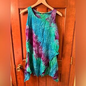 PINEAPPLES VTG Tie dye layered tank top with pineapple charm. Size XS
